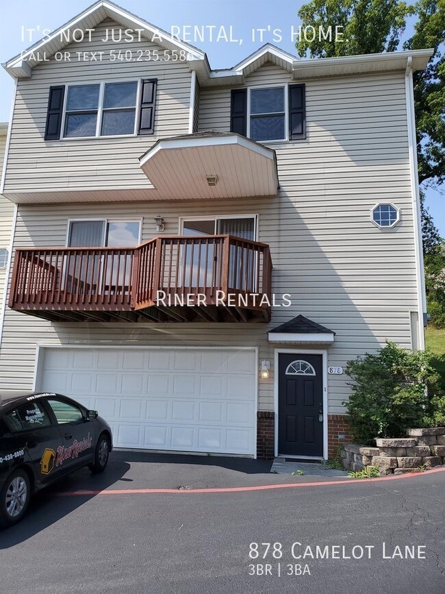 Photo - 878 Camelot Ln Townhome