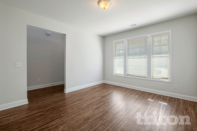 Photo - 4035 Evelyn View Ct