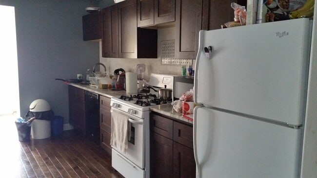 kitchen - 4228 Spruce St