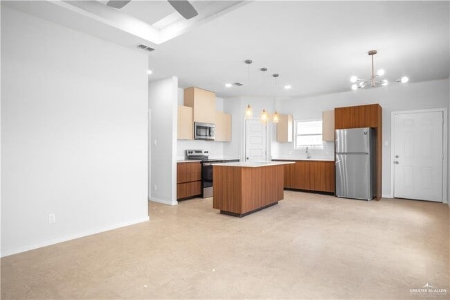 409 N Onyx Ave Unit 1
