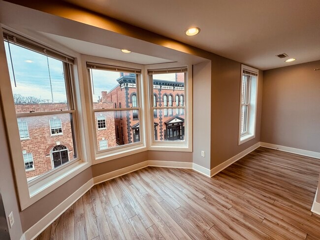 Photo - 46 S Duke St