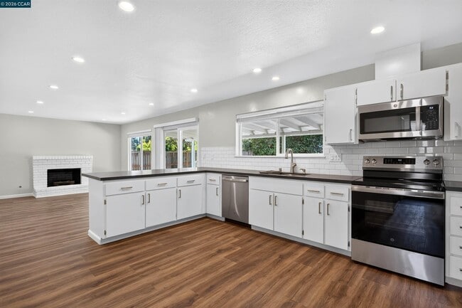 Photo - 121 Violet Rd
