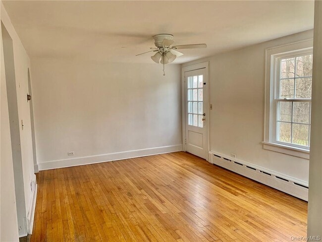 Photo - 336 Armonk Rd