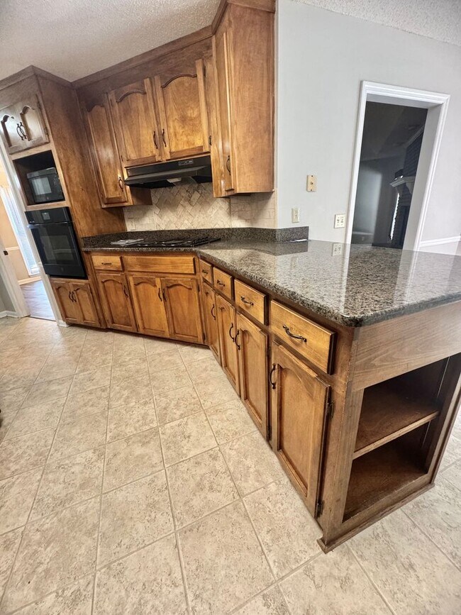 Photo - 205 Oak Bluff Dr