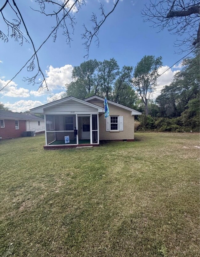 Building Photo - 1007 N Virginia St