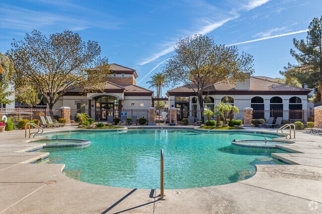 Building Photo - The Villas At Camelback Crossing Rental