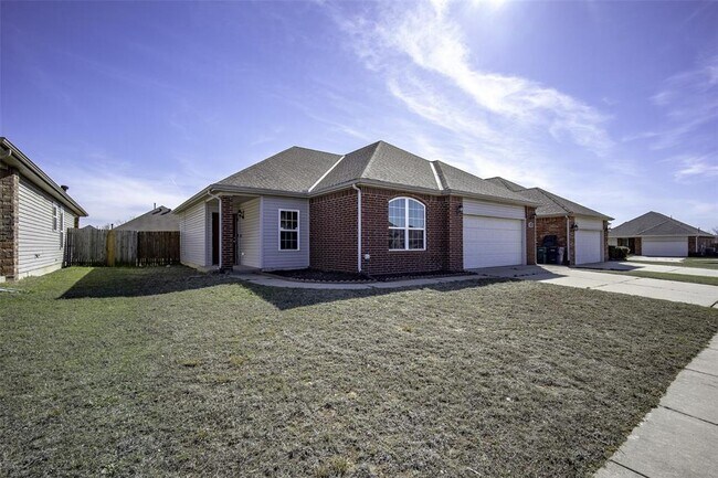 Building Photo - 5924 SE 66th St