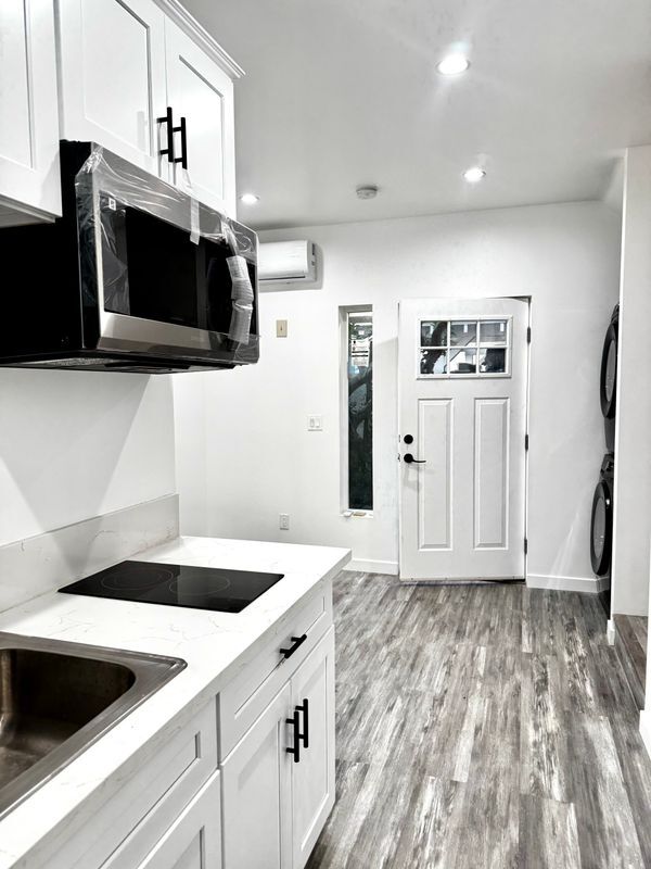 Photo - 617 Mott St