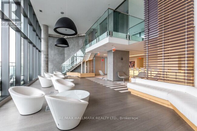 Photo - 45 Charles St E Unité 2302