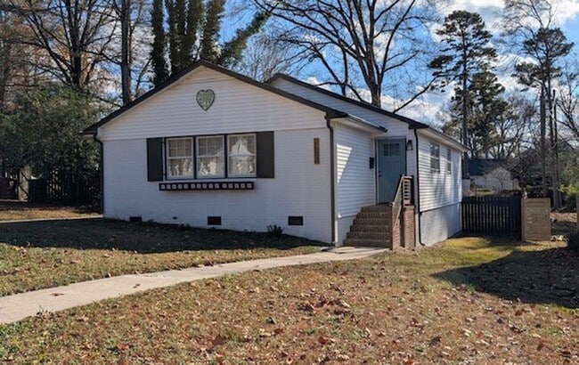 Building Photo - Lindley Park Rental!