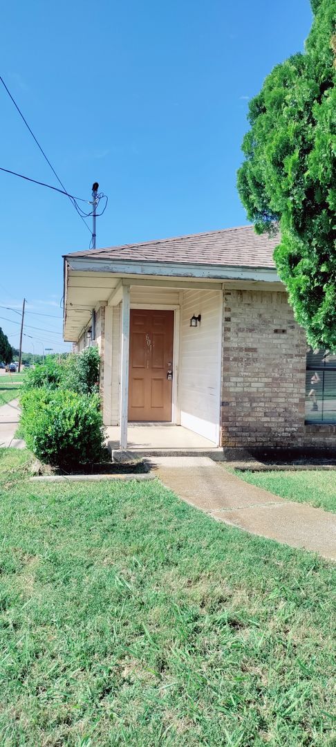 Building Photo - 601GV Unit 601