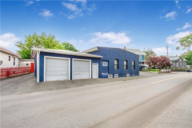 Photo - 847 Weeden St