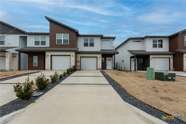 Photo - 1952 Royal Loop Townhome