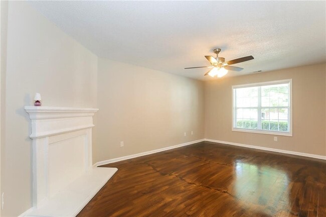 Photo - 6961 Mahonia Pl