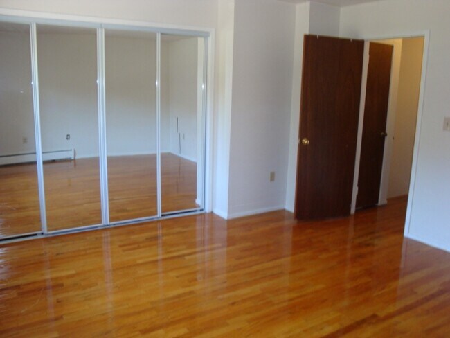 Photo - 2 Camelot Dr Unit 6