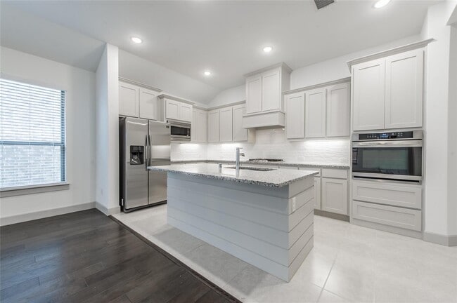 Photo - 2260 Bower Lane