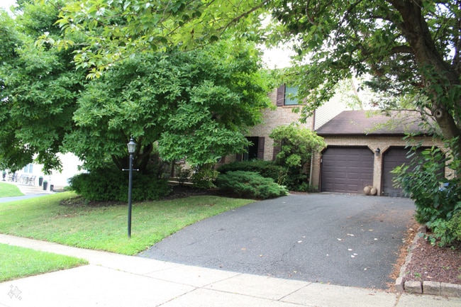 Photo - 14 Lawson Dr