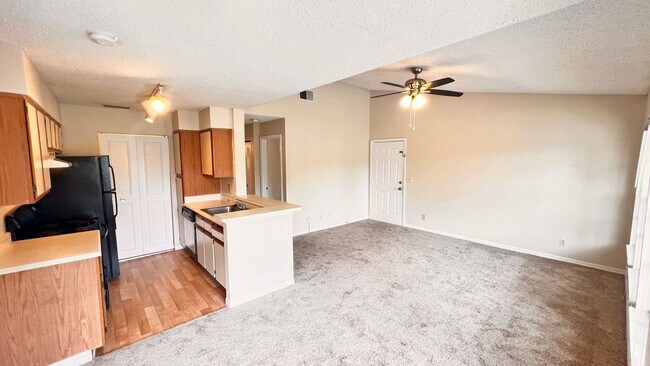 Photo - Available NOW! Charming 2 BD / 2 BA in Orl...