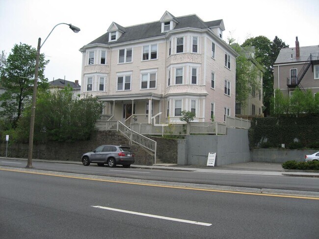 68 Boylston St