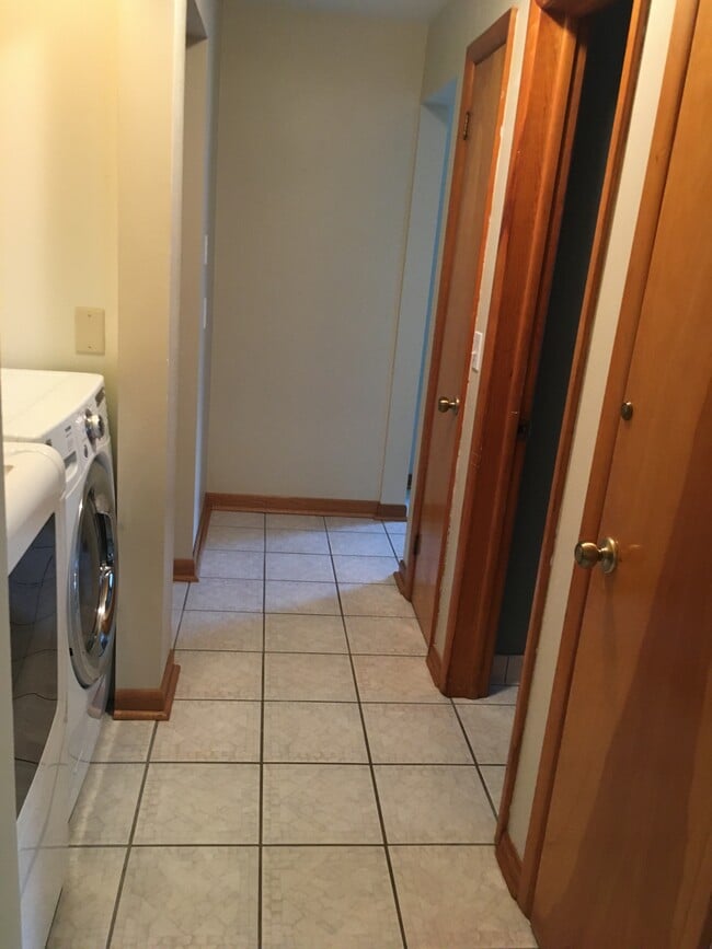 Photo - 560 Kelly St Unit Upper