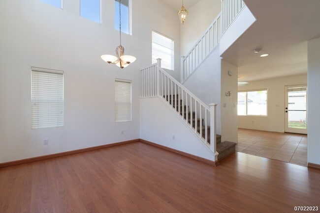 Photo - SF 3BR/2.5BA/2car garage in Ocean Pointe. 30 PV Panels, central AC!