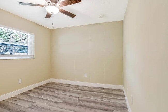 Photo - 4664 Donovan St