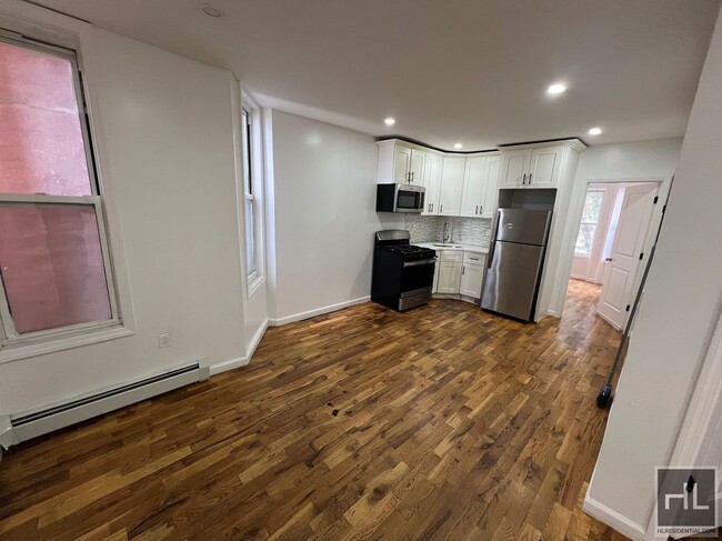 UNION AVENUE - UNION AVENUE Apartment Unit 2