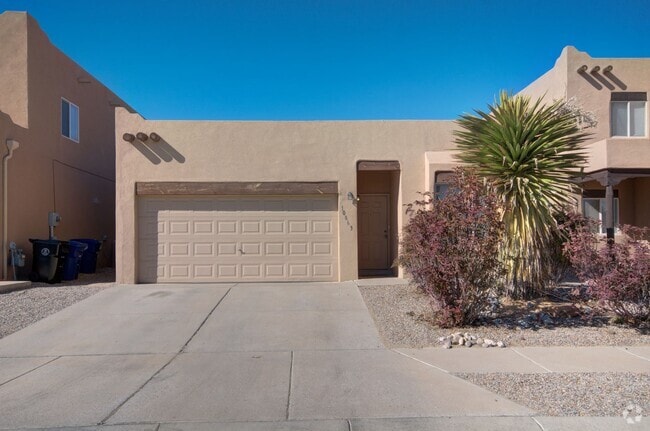 Building Photo - Amazing 3 Bedroom Near Rust Medical Center!! Rental