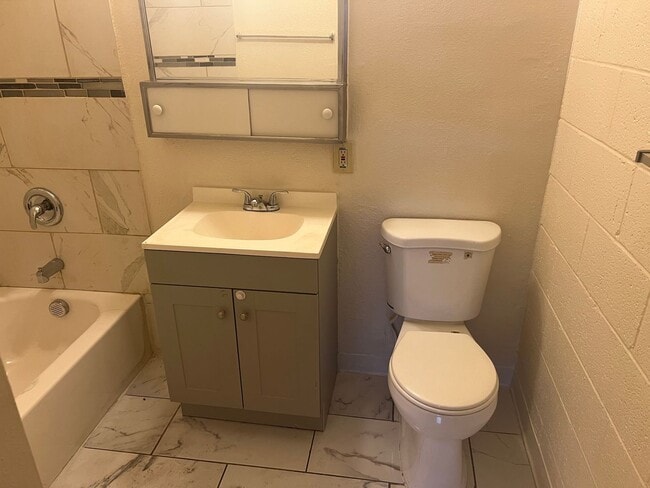 Photo - Affordable 1BED, 1BATH APARTMENT Unit 18