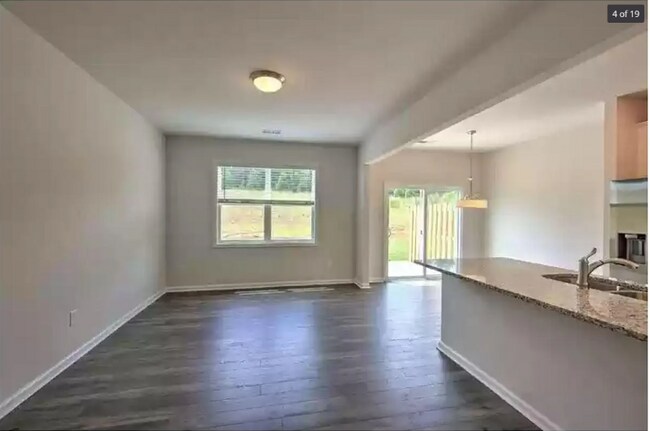 Photo - 31 Apricot Ln