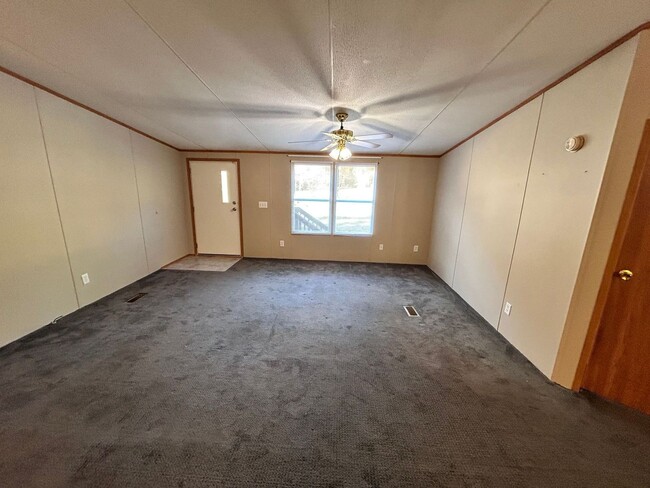 Photo - COZY 3 BR 2 BA located in Mount Holly ***RENT SPECIAL : 1/2 OFF FIRST MONTH OF RENT!!!