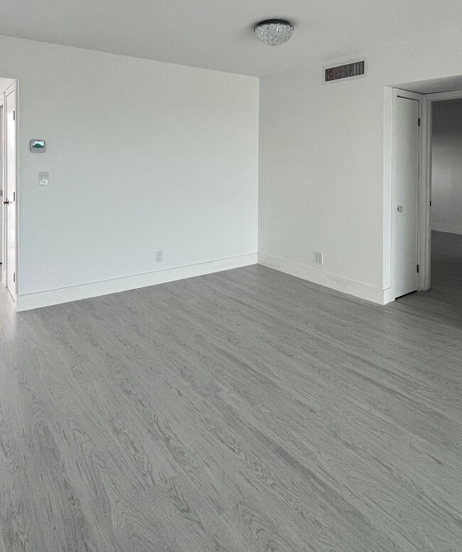 Photo - 2202 S Cypress Bend Dr Unit Gorgeous and spacious