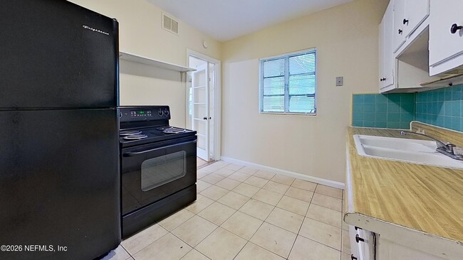 Photo - 607 Garden Cliff Ct