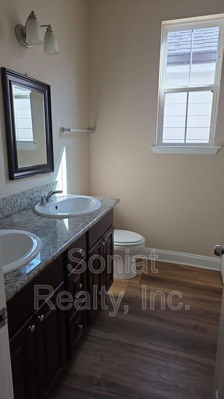 Photo - 3931 Hamilton St