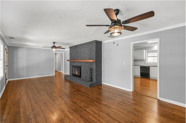 Photo - 626 Grayson Pkwy