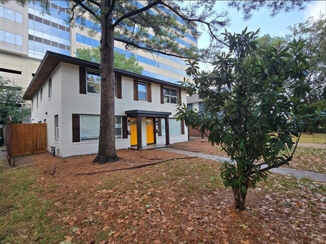 Photo - 2105 Sheridan St