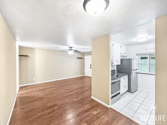 Building Photo - Beautiful 1Bd/1Ba located in Bay Ho! Unit 110 Rental
