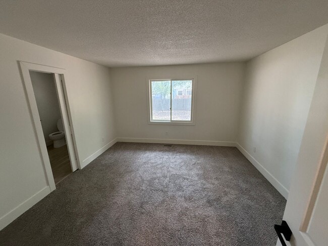 Photo - 2101 N Parkridge Ct