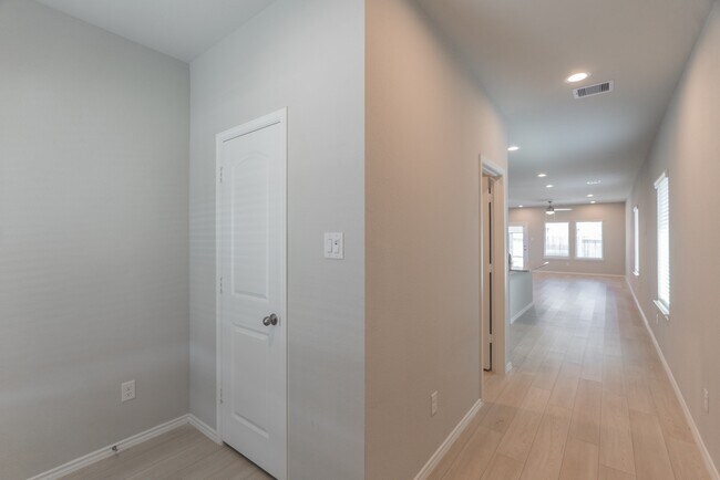 Photo - 9327 Colonial Bent Pl