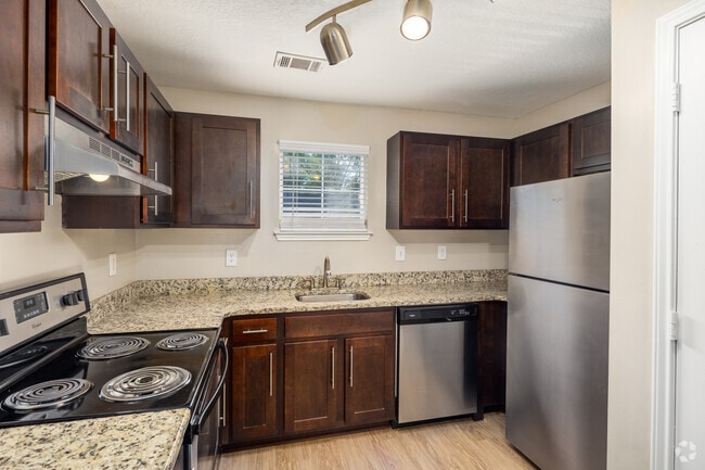 2BR, 2BA - 1,100SF - Kitchen
