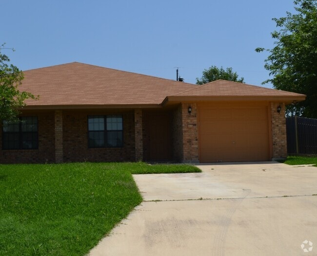 Building Photo - 913Daisy Unit B-STILL OCCUPIED BY RESIDENT Rental