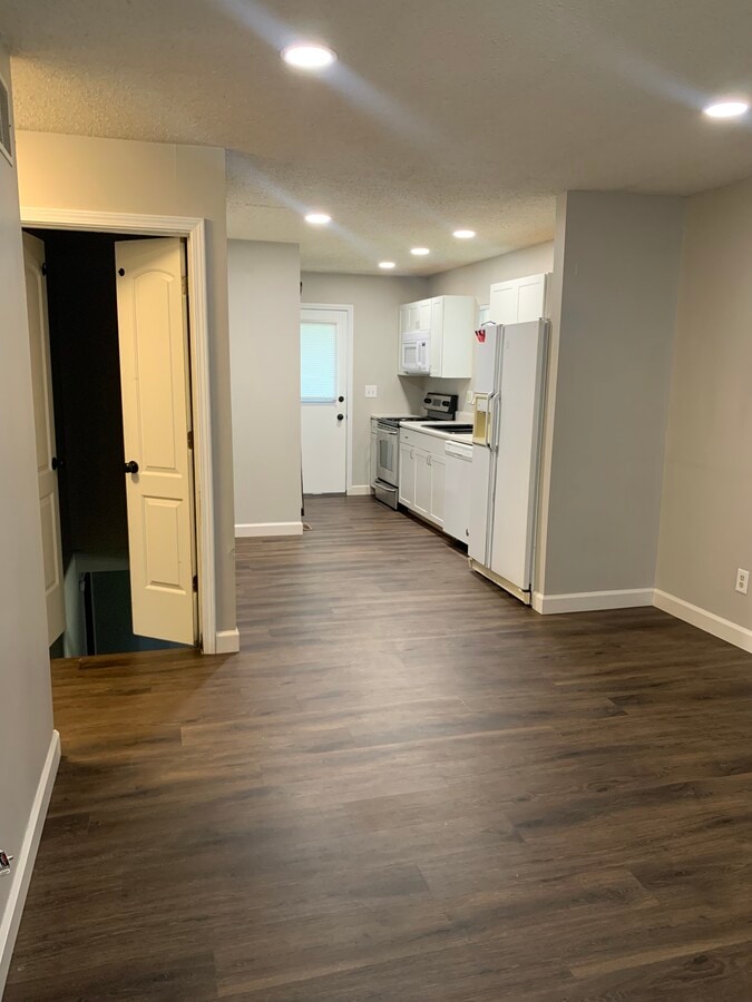 Photo - 1355 Southwinds Dr Apartments Unit 4