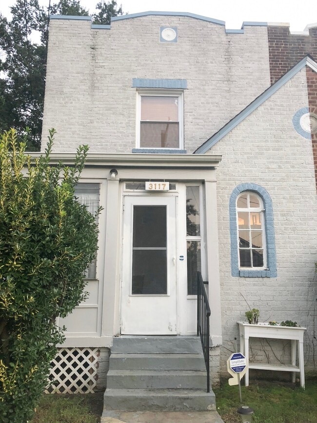 Photo - 3117 E St SE House