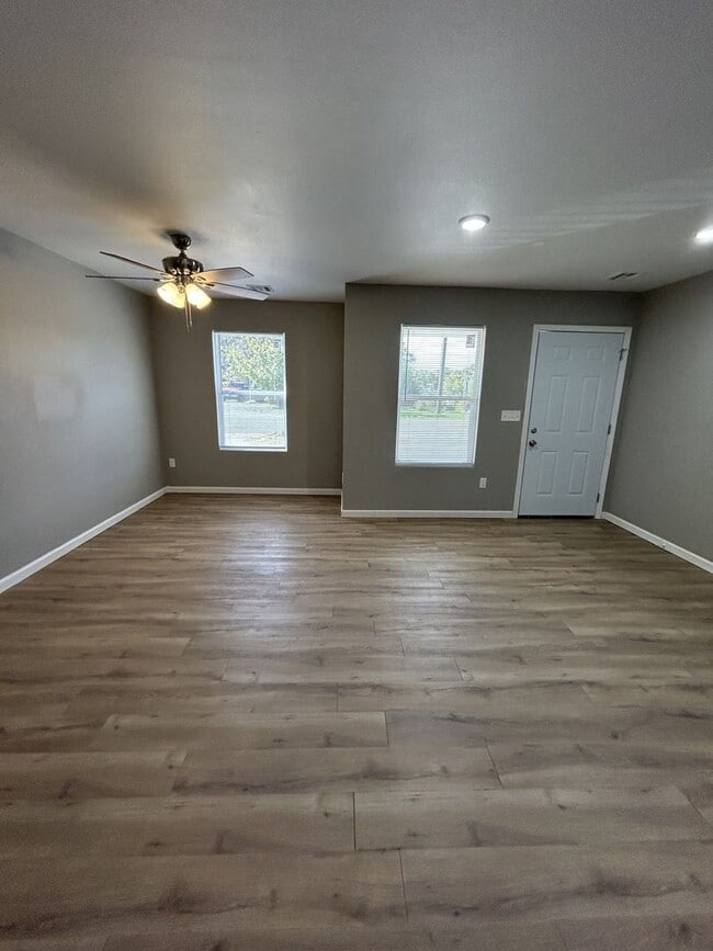 Photo - 718 Columbus St Unit 718 S Columbus  B