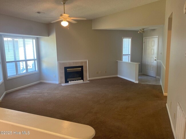 Photo - 103 Breezewood Dr Unit F