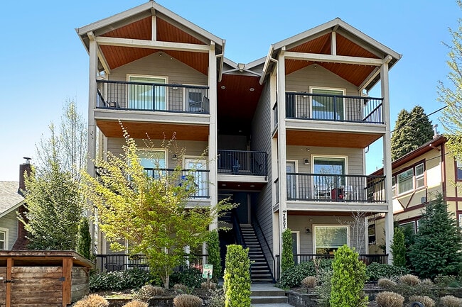 Building Photo - 3963 N Montana Ave Rental