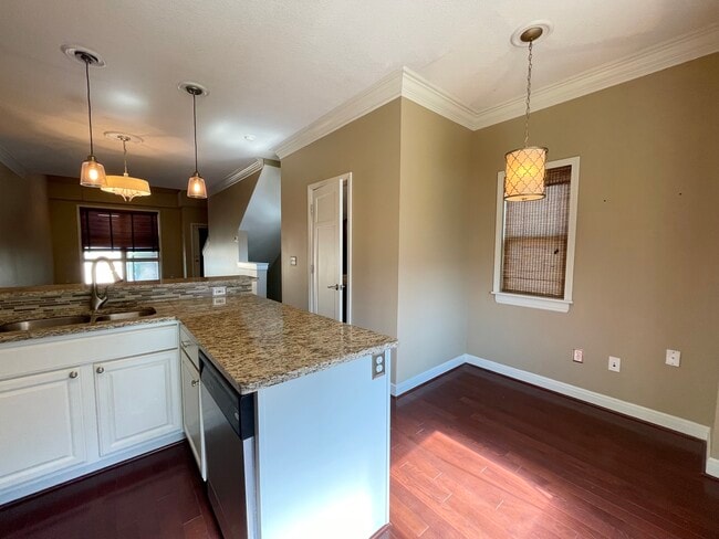 Photo - 4541 Madison Ave