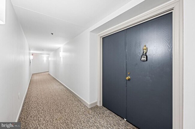 Photo - 1301 N Courthouse Rd Unit 1505