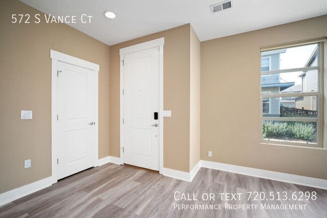 Photo - 572 S Vance St