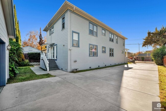 Photo - 114 N 17th St